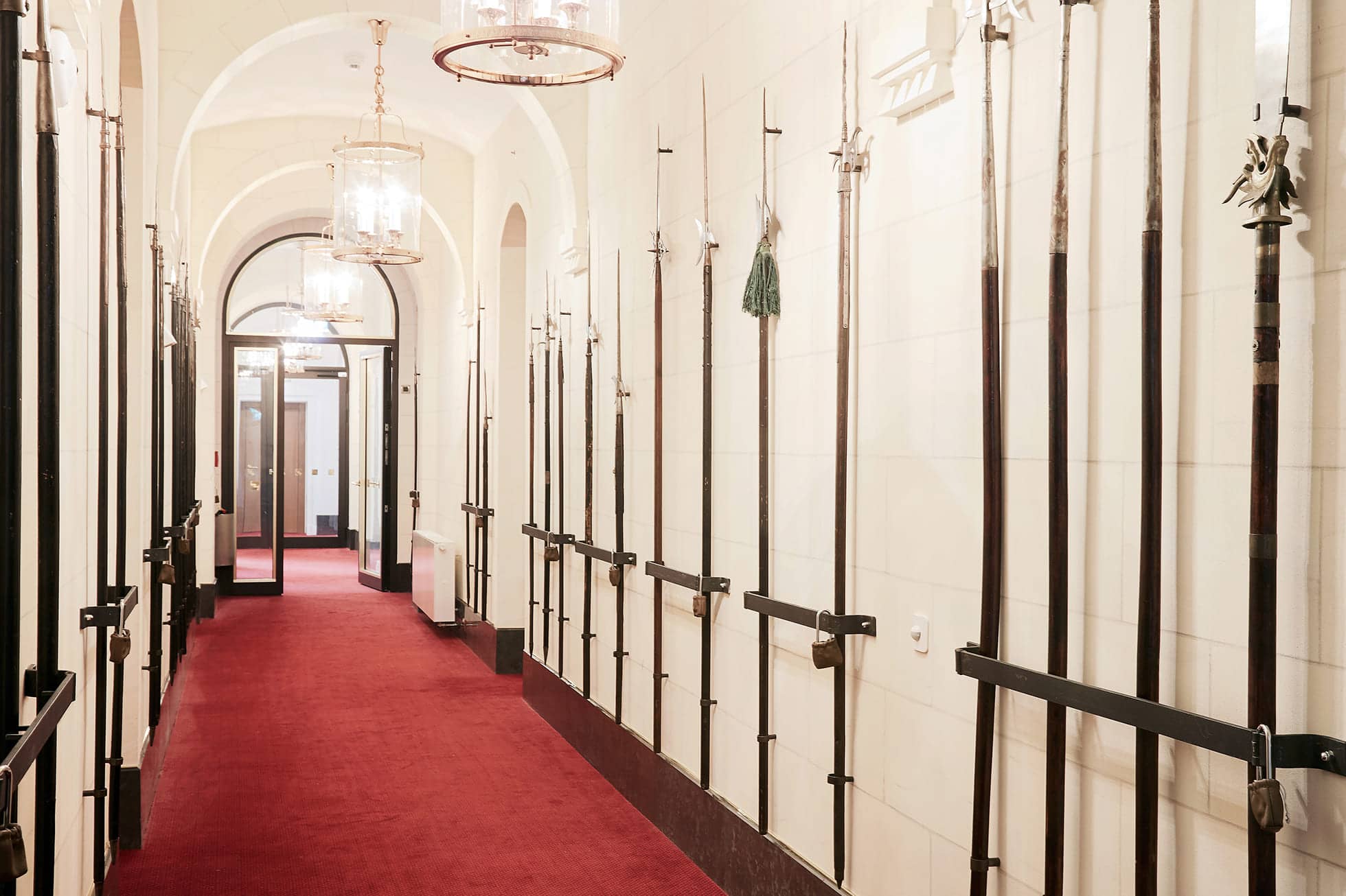 Flur im Living Hotel De Medici Flur mit weißen Wänden